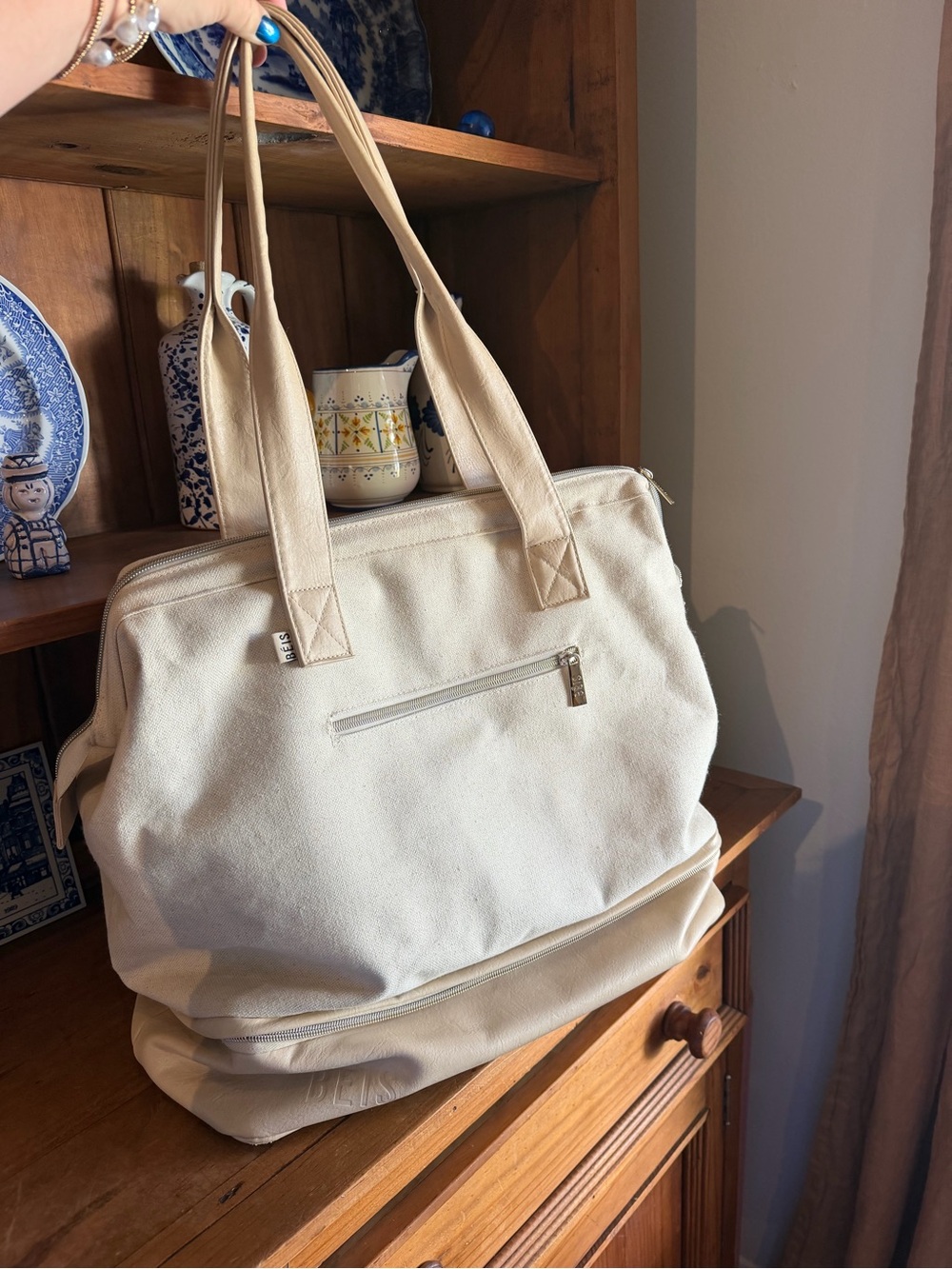 Beis The Weekender Canvas Tote in Beige - Picture 3 of 8